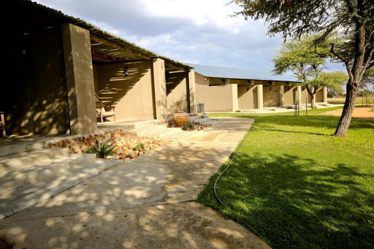 Otjiwa Safari Lodge Otjiwarongo Zewnętrze zdjęcie